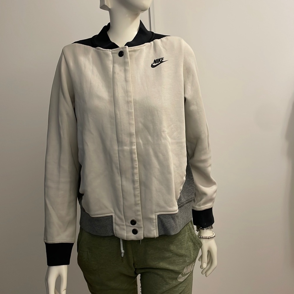💚 5 for $25 - Women’s Nike Bomber Style Jacket
